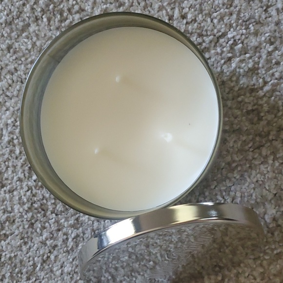 Pistachio and Toasted Vanilla candle - Picture 2 of 3